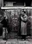 Roger Mayne and friend (Роджер Мейн и друг), 1957