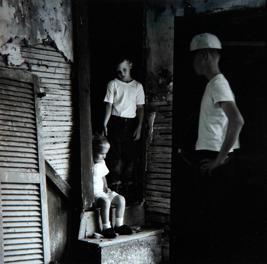 Untitled / Three boys and stoop (Без названия / Три мальчика и веранда), 1962