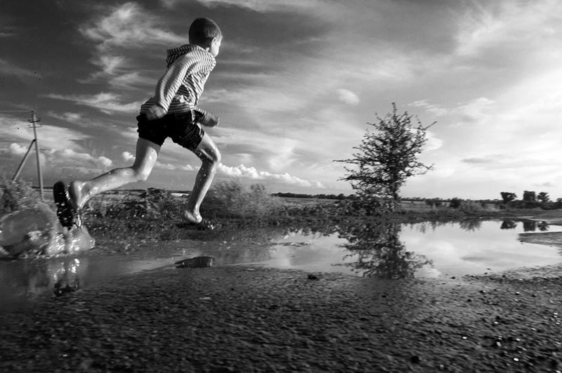 Бегущий мальчик (Running boy), 2013