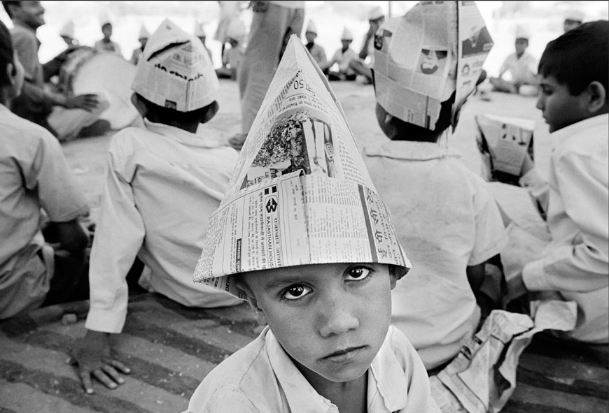 Working children attending the Mordikurg Mela, a children's festival held once a year (Рабоающие дети участвуют в фестивале «Мордикург Мела», который проводится раз в год), 1996