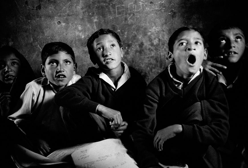 Children in a classroom (Дети в классе), 2000