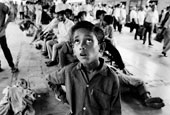 from series Street CHILDREN of BOMBAY * из серии УЛИЧНЫЕ ДЕТИ БОМБЕЯ, 1992