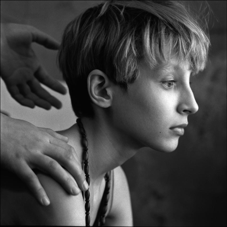 Стас, материнские руки (Stas, mother's hands), 2002