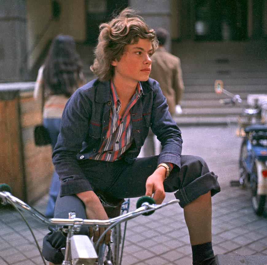 Bike Boy. A Botticelli Angel on a bike in East Germany (Велосипедный мальчик. Ангел Боттичелли на велосипеде в Восточной Германии), 1973-1974 