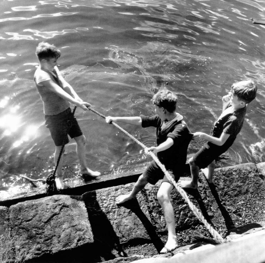 Boys Playing (Играющие мальчики), 1947