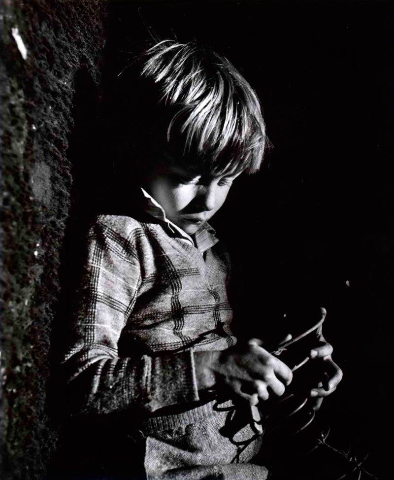 Boy In Deserted House (Мальчик в заброшенном доме), 1948