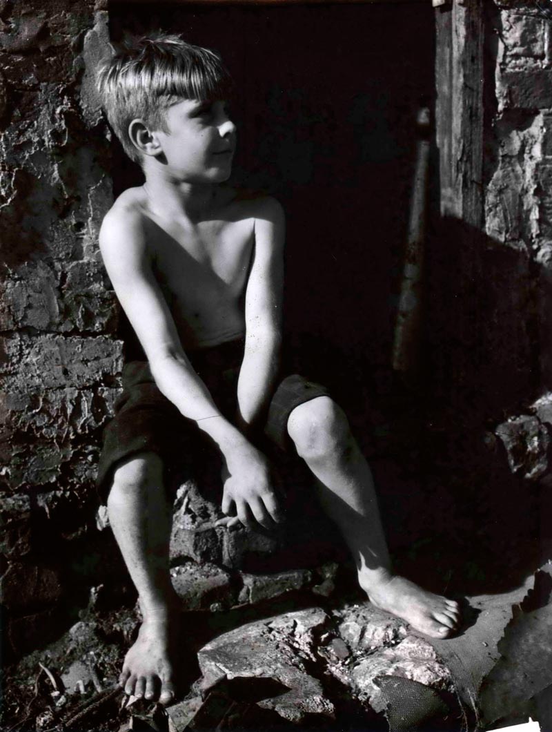 Boy In Redfern (Мальчик в Редферне), 1948