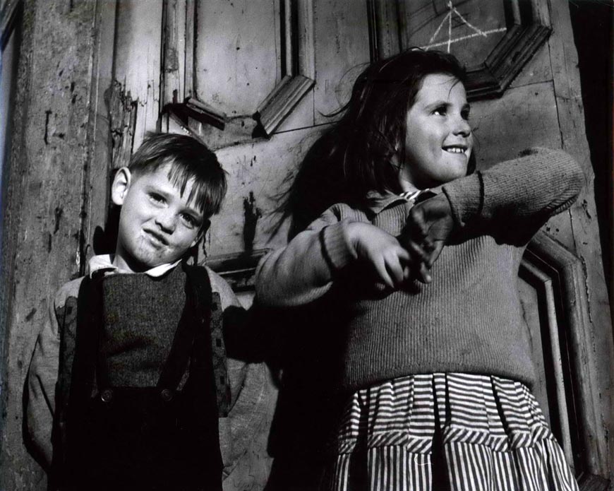 Children In Redfern (Дети в Редферне), 1948