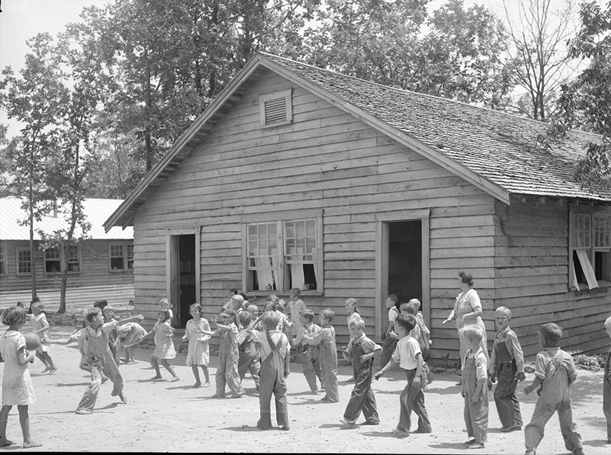 Schoolhouse and school scene (Сцена у школьного здания), June 1936