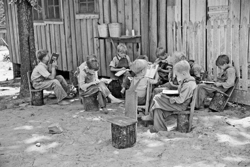 An outdoor school scene (Сцена снаружи школы), June 1936