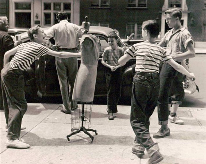 Boys and Manikin (Мальчики и маникен), June 1948