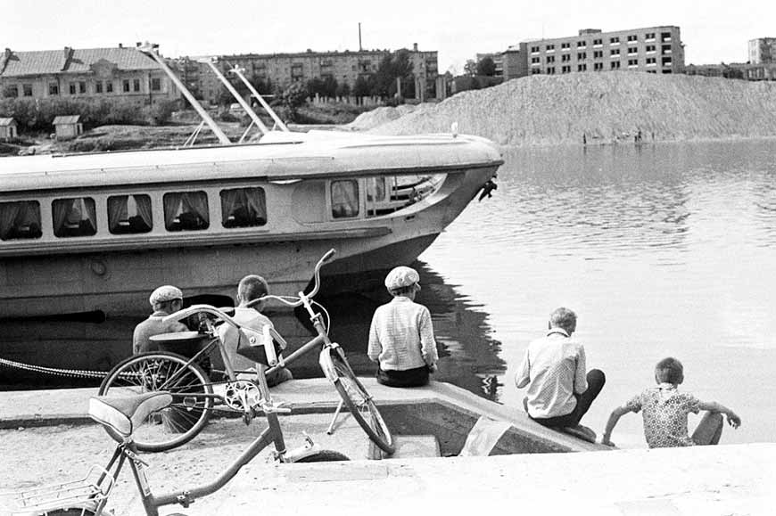 Рыбалка, река Великая, Псков (Fishing. On the Velikaya river,  Pskov), 1985