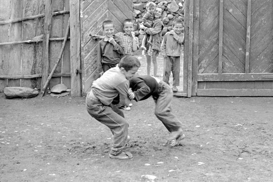 Драка, Итум-кале, Чечня (Fight, settlment Itum-Calle, Chechnya), 1977