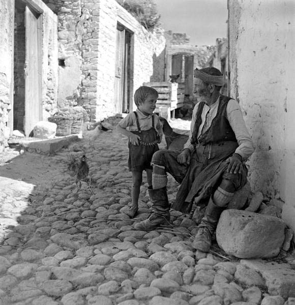 Old man with a boy (Старик и мальчик, Крит), c.1950