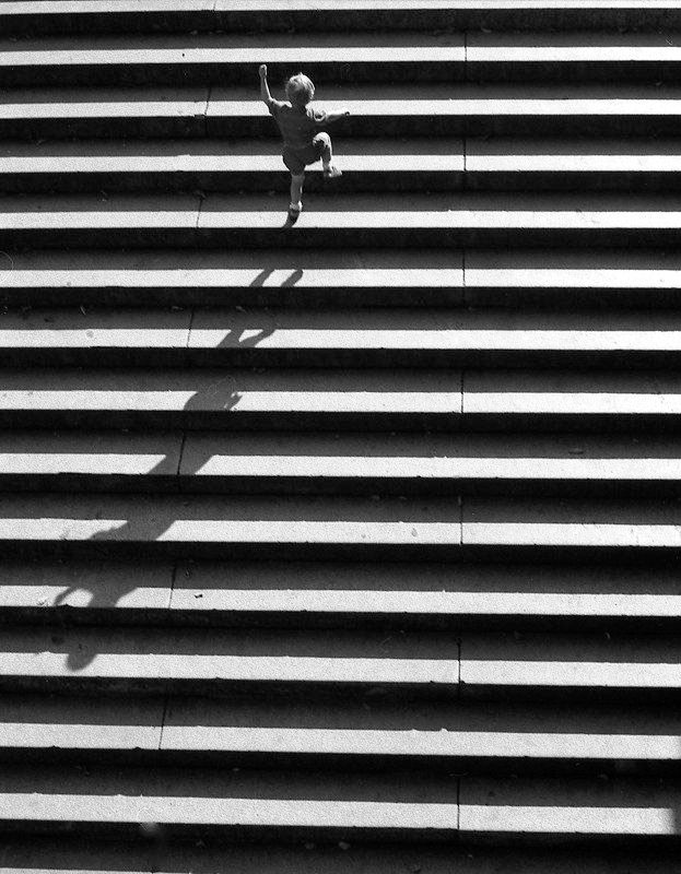 Boy On The Steps (Мальчик на ступенях), 1999