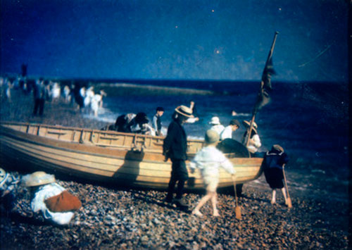 Children playing on the beach (Дети, играющие на пляже), c.1906