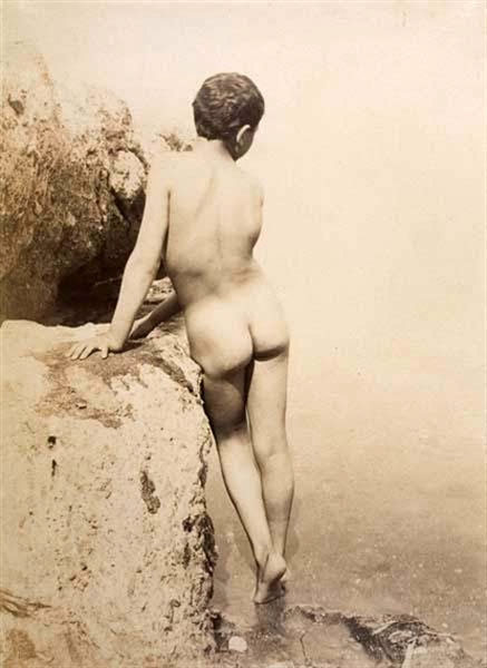 Untitled / Young boy leaning against rock (Без названия / Мальчик, прислонившийся к скале), c.1900