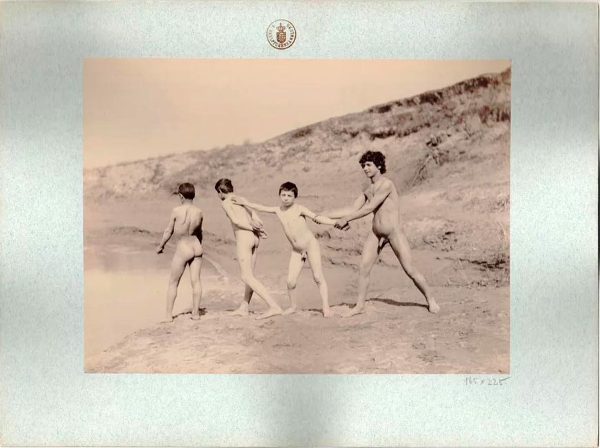 Four boys (Четыре мальчика), 1880-1910