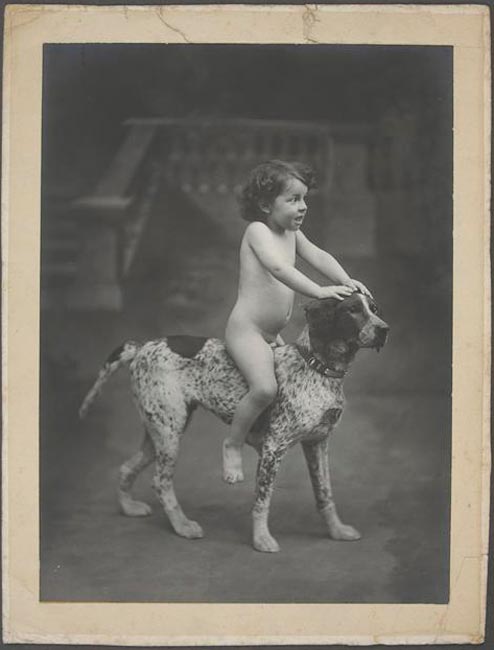 Jeune garçon sur un chien (Мальчик на собаке), c.1900