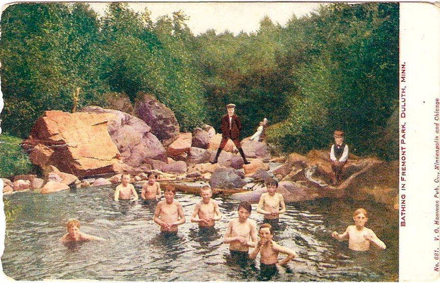 Bathing in Fairmount Park’s Boys’ Pool (Купание в Пруду для мальчишек в парке Фэрмаунт), 1910s