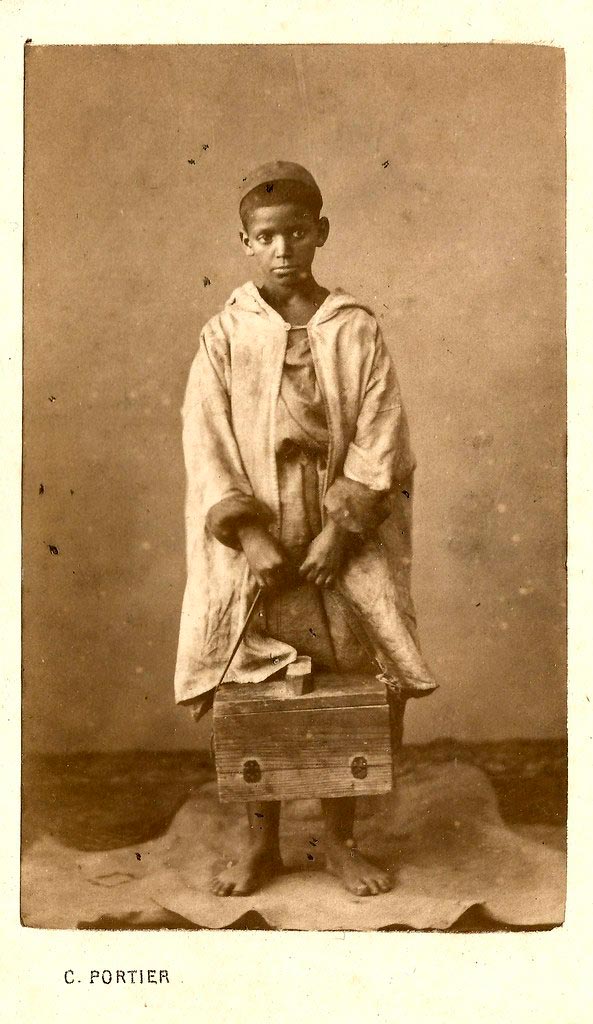 Algerian shoeshine boy (Алжирский чистильщик обуви), 1860