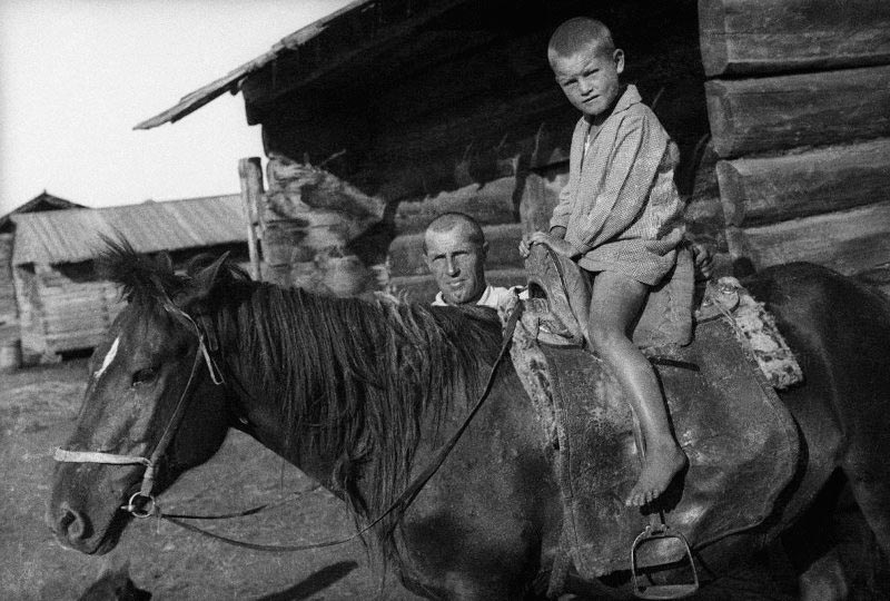 Отец и сын (Father and son), 1934-1935