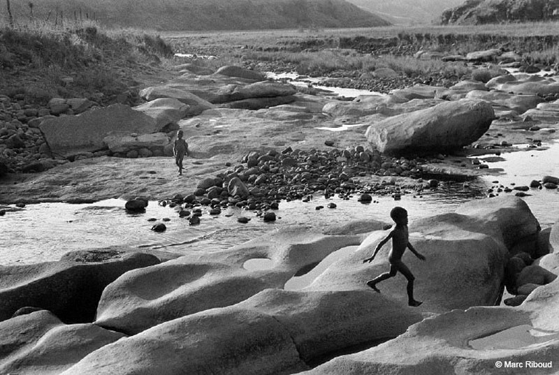 Nous ne sommes pas sur la Lune, mais dans le Kwa Zulu, Natal, sur une terre vierge de toute souillure, 1998