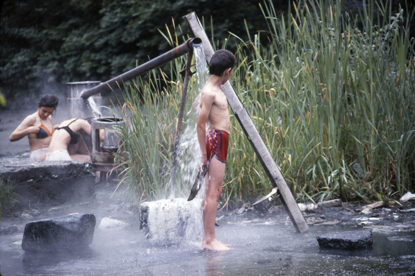 Source chaude naturelle, les joncs s parent les hommes et les femmes, 1992