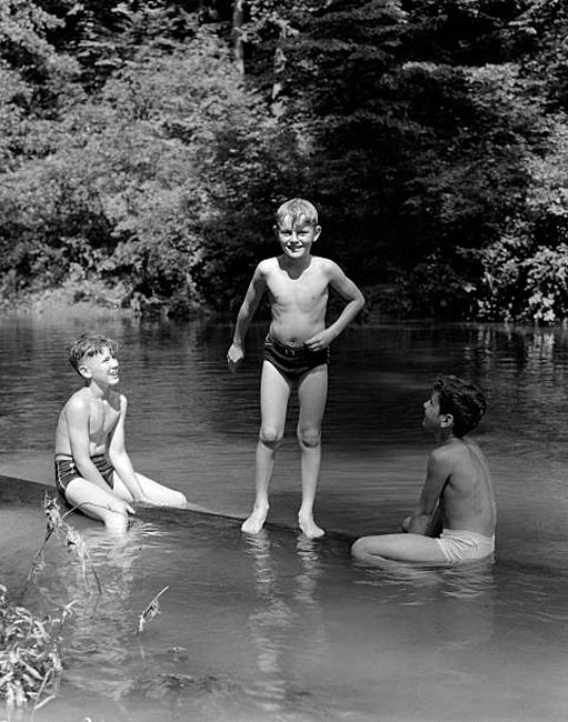 Three boys outdoor in swimming hole (Три мальчика у пруда), c.1940s