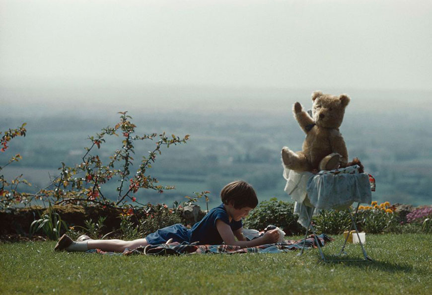 A relaxing afternoon reading in the sun (Расслабляющее полуденное чтение под солнцем), 1961