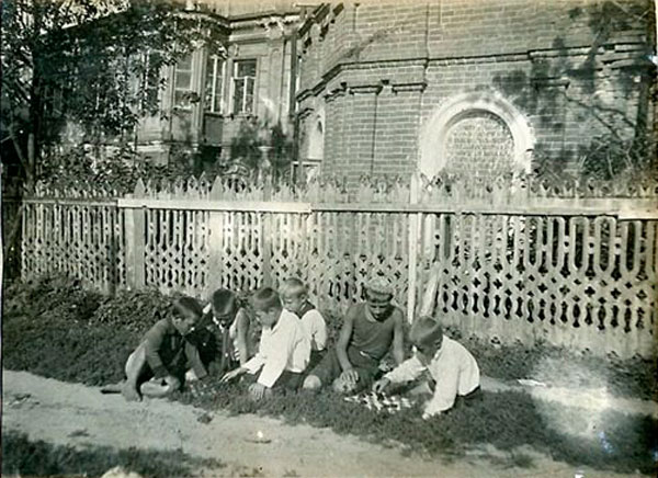 Загорский городской пионерлагерь (Сity pioneer camp in Zagorsk), 1937