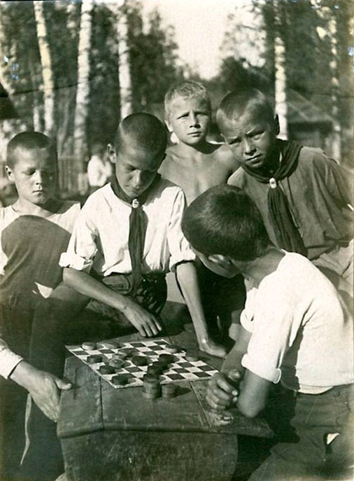 Загорский городской пионерлагерь (Сity pioneer camp in Zagorsk), 1937