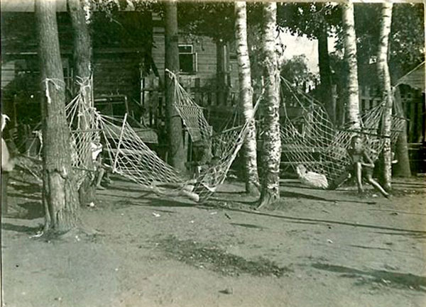 Загорский городской пионерлагерь (Сity pioneer camp in Zagorsk), 1937