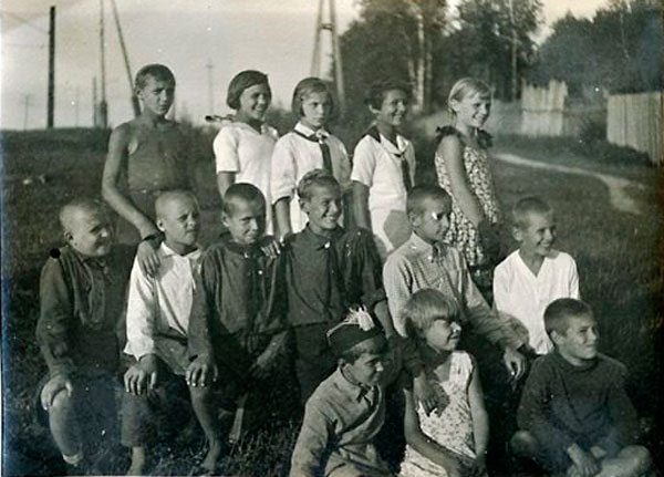 Загорский городской пионерлагерь (Сity pioneer camp in Zagorsk), 1937