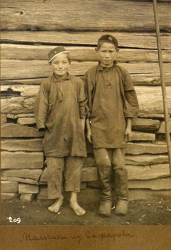 Мальчики в повседневных костюмах. Мещеряки (Boys in casual outfits. Meshcheryaki), 1908