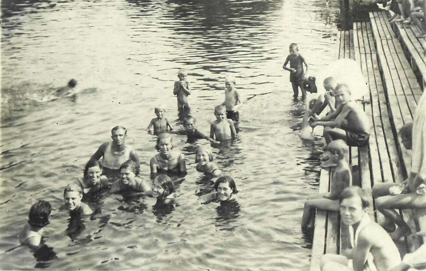 Отдыхающие купаются в реке Уче (Vacationers swim in the Ucha River), 1930-е