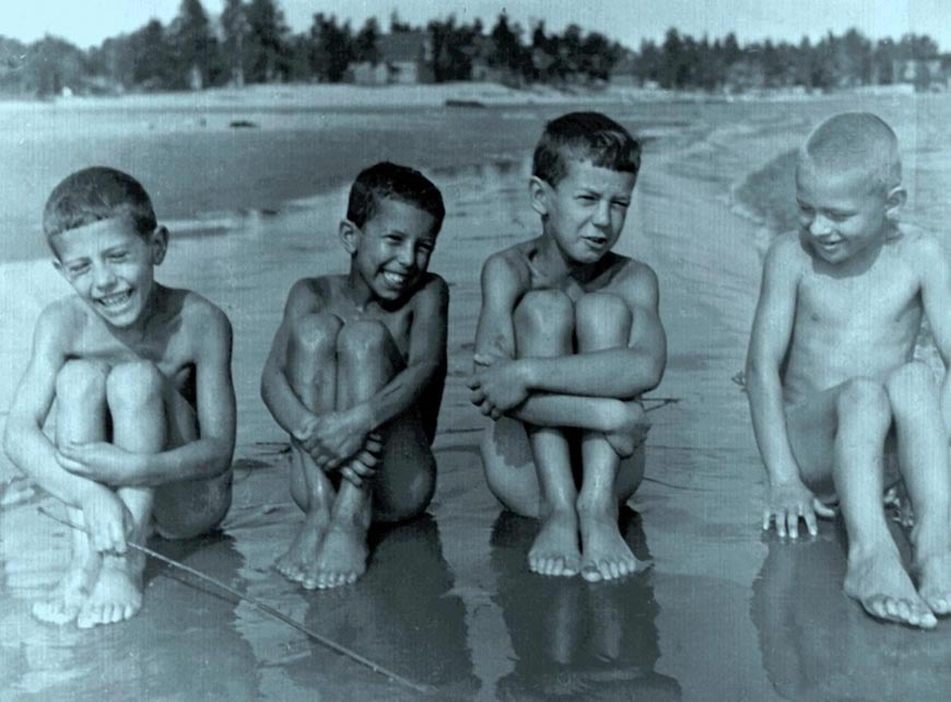 Купание в финском заливе (Swimming in the Gulf of Finland), 1946-1947