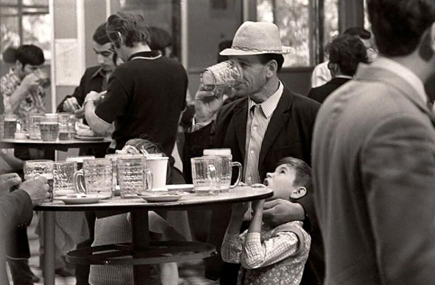 В пивном баре «Пльзень» (At the 'Pilsen' beer bar), 1970-е