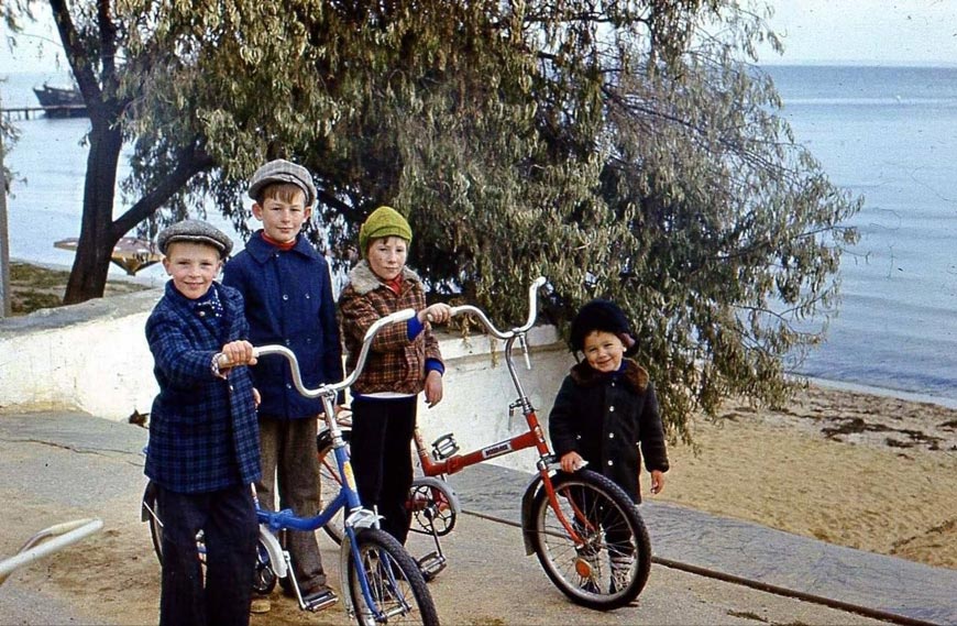 На пляже микрорайона Старый Карантин (At the beach), 1978