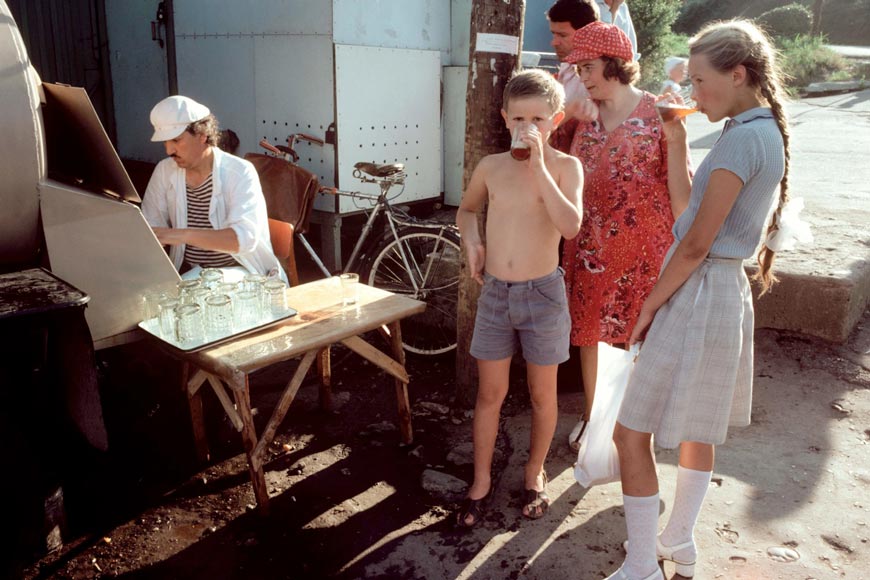 Продажа кваса (Sale of kvass), 1981