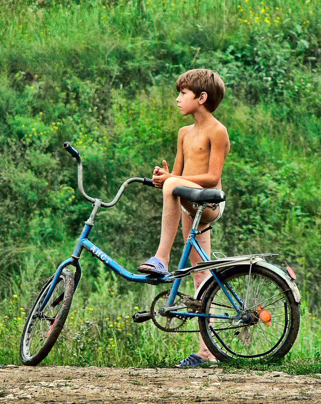 untitled / Boy with a bicycle (Без названия / Мальчик с велосипедом)