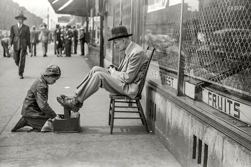 Shoeshine (Мальчик-чистильщик обуви), April 1941