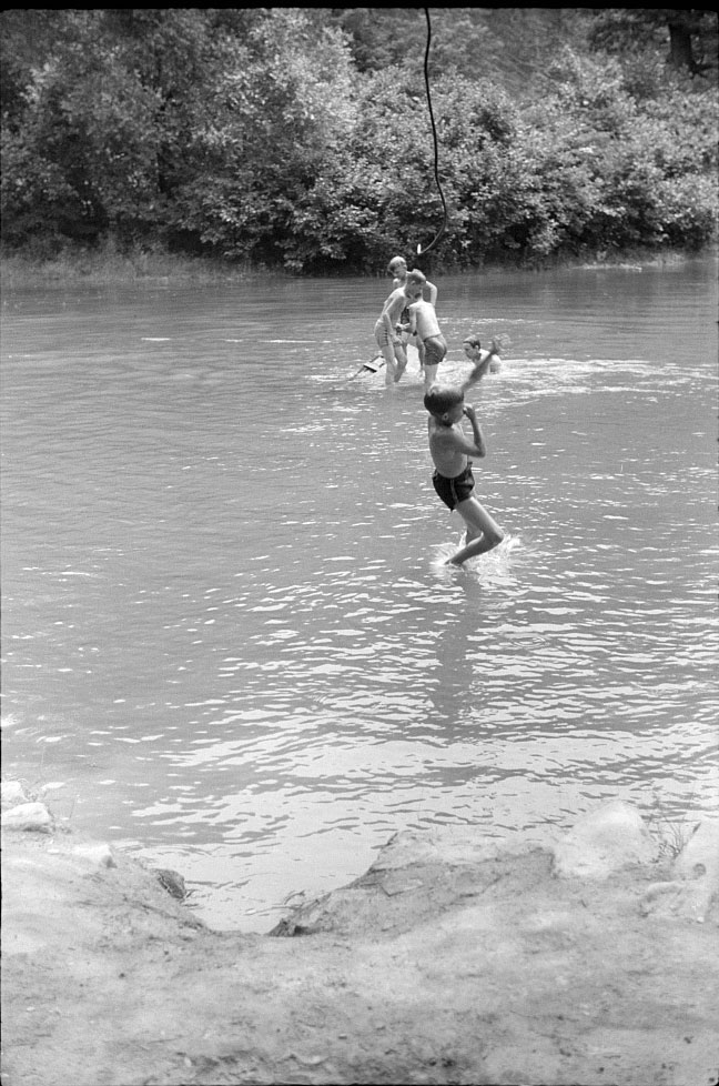 Swimming hole at Pine Grove Mills (Пруд в Пайн Гроув Миллс), July 1941