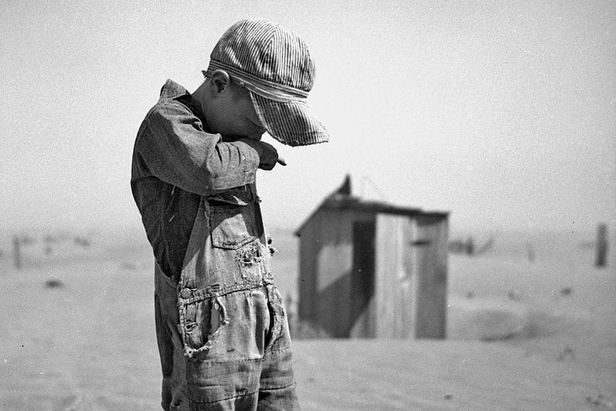 Dust is too much for this farmer's son (Страдающий от пыли сын фермера), Apr.1936