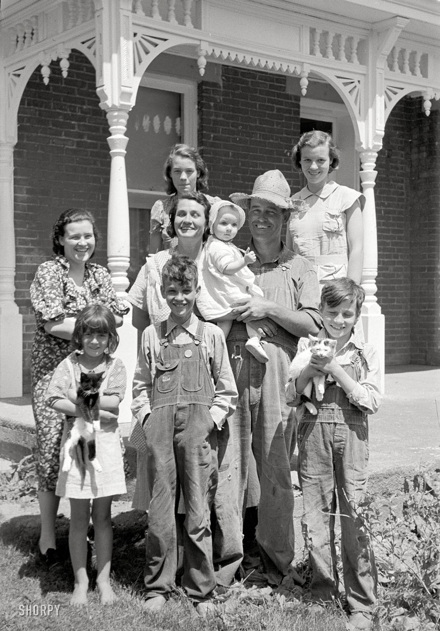 Farm family (Семья фермеров), May 1938