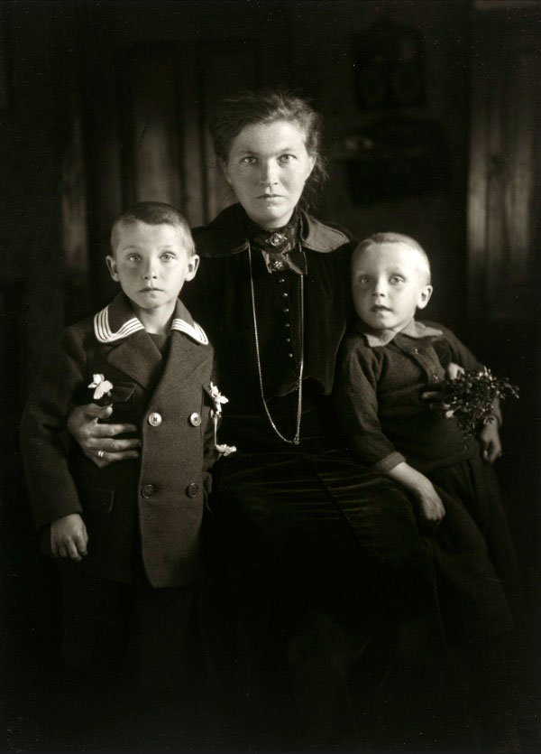 Widow with her Sons (Вдова с сыновьями), c.1921