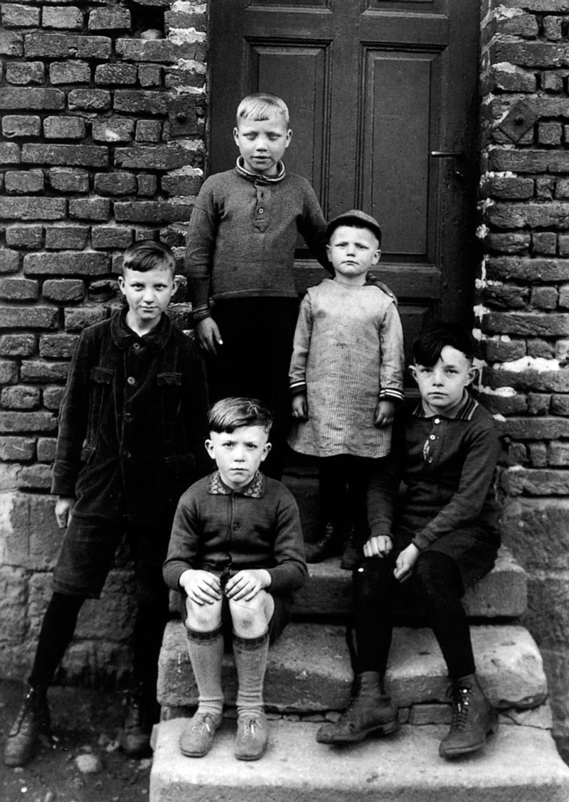 Children of a mining family (Дети из шахтёрских семей), 1930