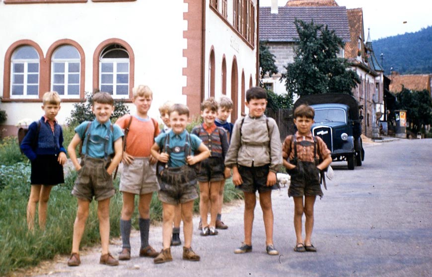 Swiss or German schoolboys (Швейцарские или немецкие школьники), 1957