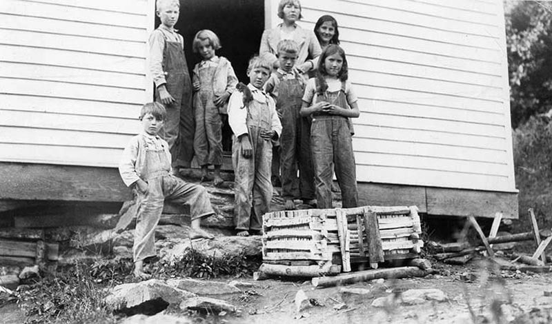 Children and teacher at an unidentified school (Дети и учительница в неизвестной школе), 1920-1930