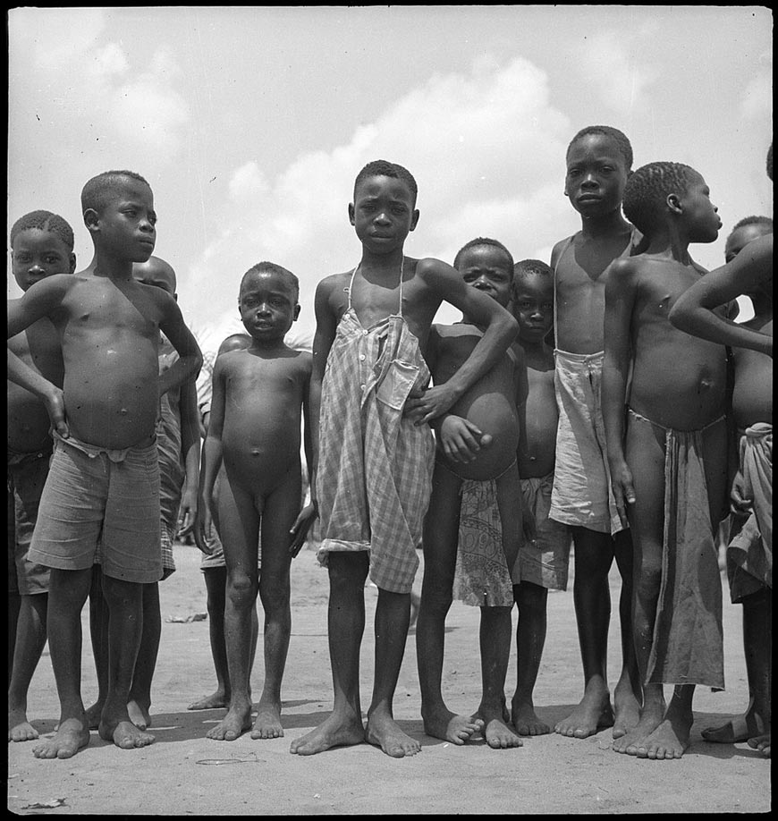 Gruppe von teilweise nackten, farbigen Kindern (Группа частично обнаженных цветных детей), 1941-1942